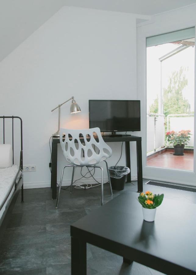 Gaestehaus Vigliarolo Gewerblich Jedes Zimmer Eigenes Bad Gemeinschaftskueche Elmshorn Exterior foto