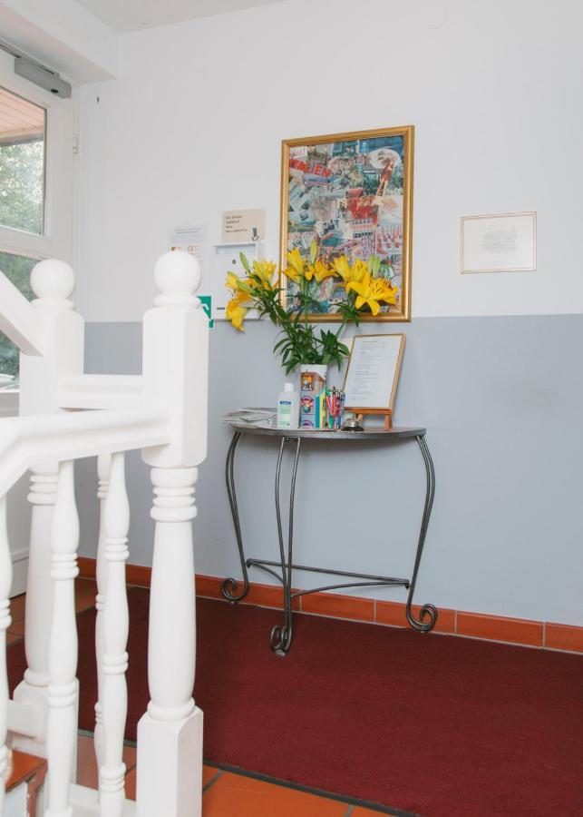 Gaestehaus Vigliarolo Gewerblich Jedes Zimmer Eigenes Bad Gemeinschaftskueche Elmshorn Exterior foto