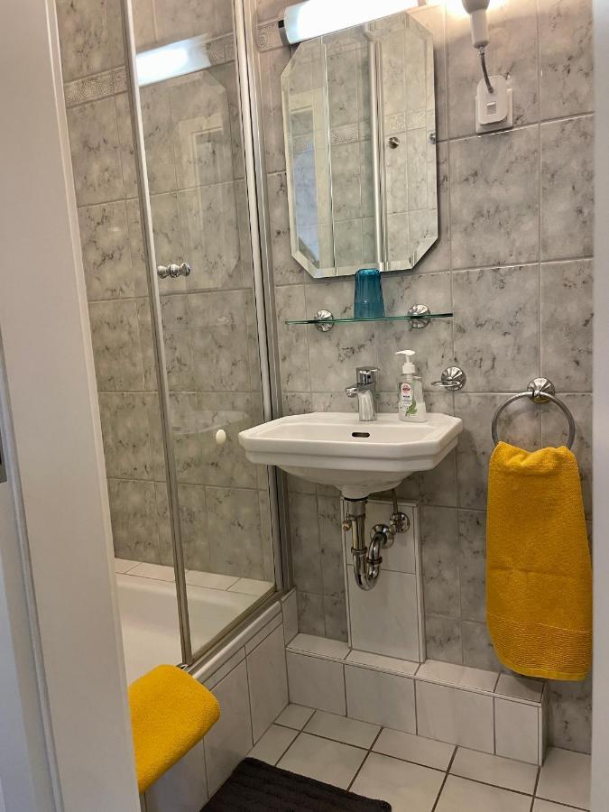 Gaestehaus Vigliarolo Gewerblich Jedes Zimmer Eigenes Bad Gemeinschaftskueche Elmshorn Exterior foto